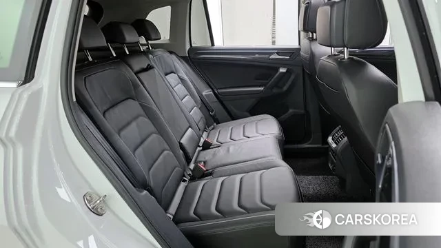 Volkswagen Tiguan second Generation 2023 Белый из Кореи, фото 3