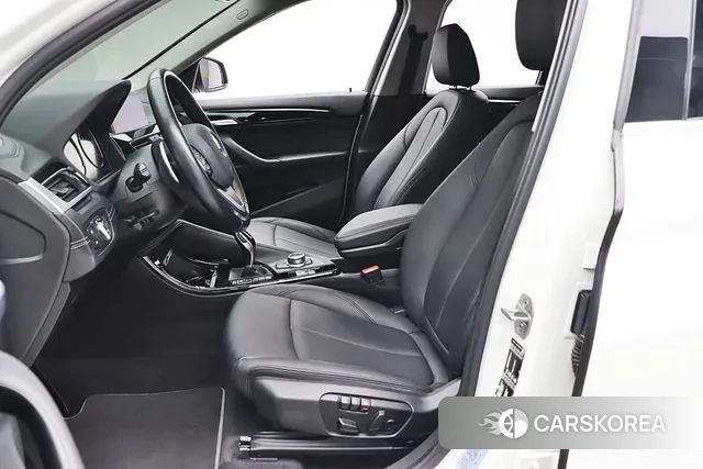 BMW X1 (F48) 2021 Белый из Кореи, фото 3