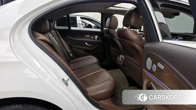 Mercedes-Benz E-Class W213 2018 Белый из Кореи, фото 3