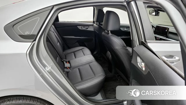 Kia The New K3 2nd generation 2024 Серый из Кореи, фото 3