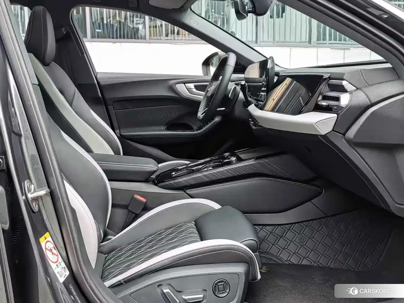 Audi A5L 2025 Silver/gray из Китая, фото 3