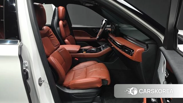 Lincoln Aviator 2nd generation 2025 Белый из Кореи, фото 3
