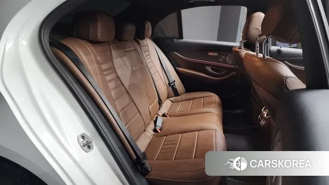 Mercedes-Benz E-Class W213 2022 Белый из Кореи, фото 3