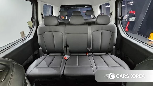 Hyundai Staria 2023 Черный из Кореи, фото 3