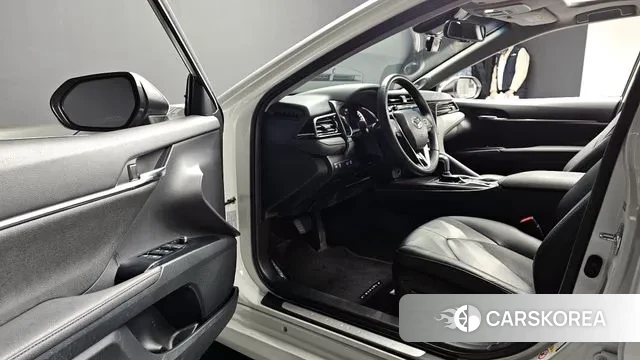 Toyota Camry (XV70) 2018 Белый из Кореи, фото 3