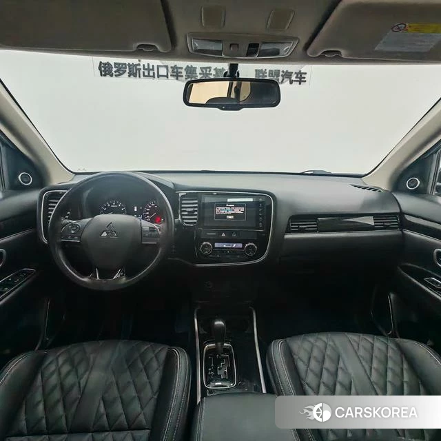 Mitsubishi  Outlander 2021 Черный из Китая, фото 3