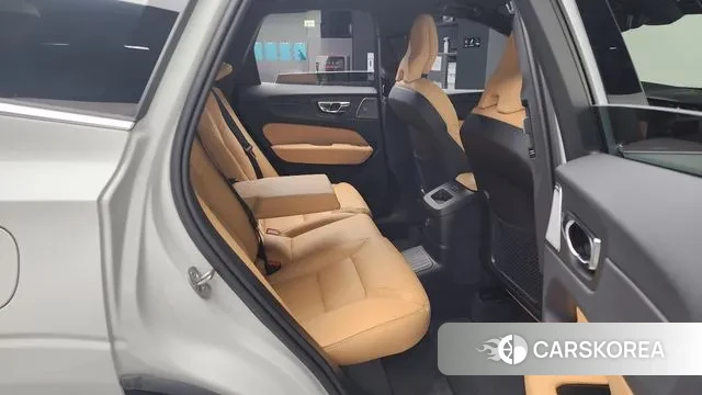 Volvo XC60 second Generation 2025 Белый из Кореи, фото 3