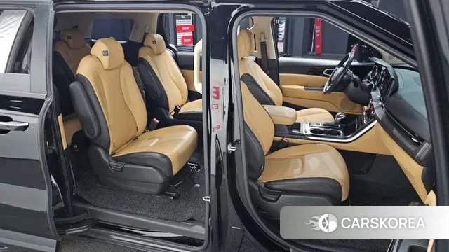 Kia Carnival 4th generation 2023 Черный из Кореи, фото 3