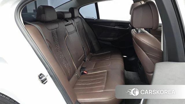 BMW 5 Series (G30) 2018 Белый из Кореи, фото 3