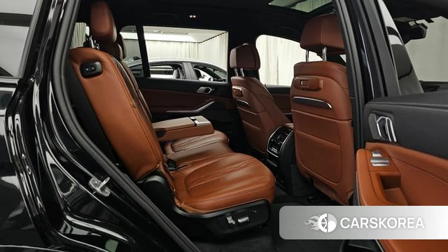 BMW X7 (G07) 2025 Черный из Кореи, фото 3