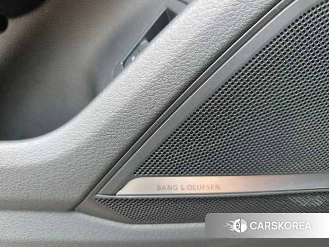 Audi A6L 2025 Темно-серый из Китая, фото 3