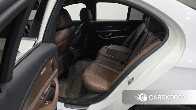 Mercedes-Benz E-Class W213 2021 Белый из Кореи, фото 3