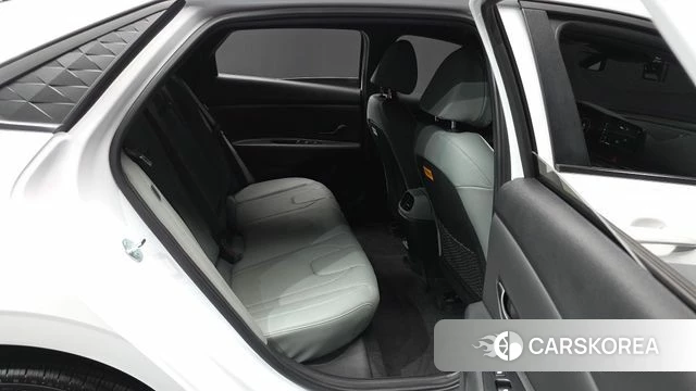 Hyundai The New Avante (CN7) 2024 Белый из Кореи, фото 3