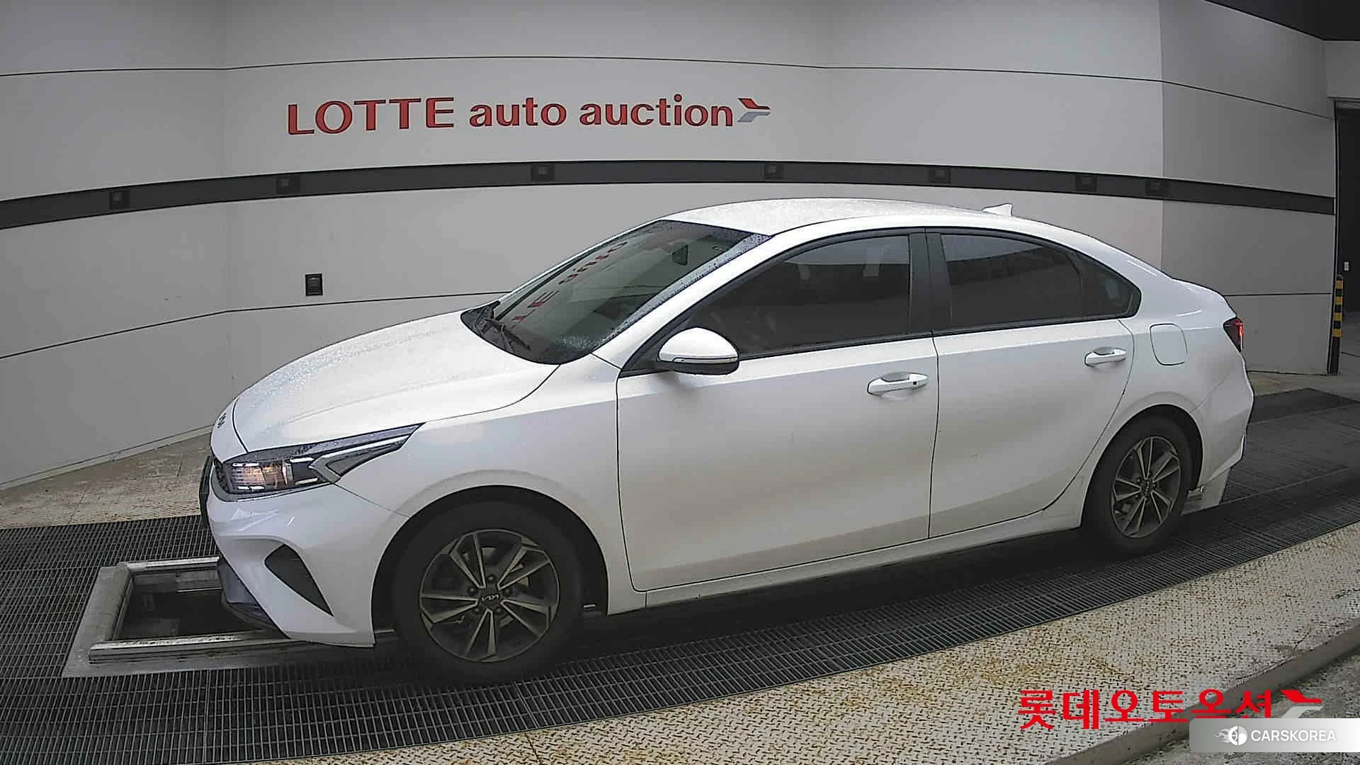 Kia K3 2022 Белый из Кореи, фото 3
