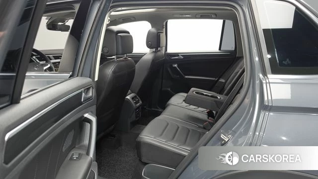 Volkswagen Tiguan second Generation 2022 Серый из Кореи, фото 3