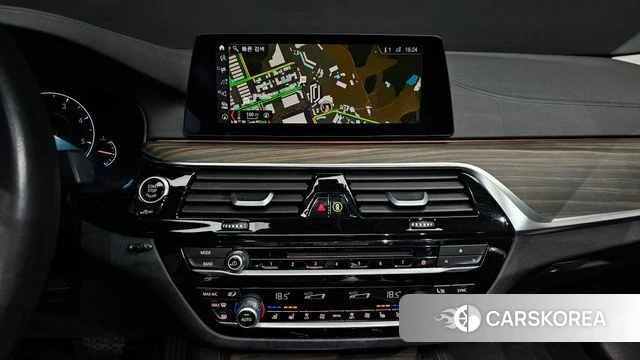 BMW 5 Series (G30) 2019 Белый из Кореи, фото 3