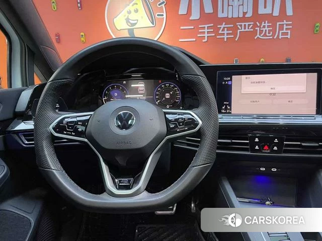 Volkswagen Golf 2024 Белый из Китая, фото 3