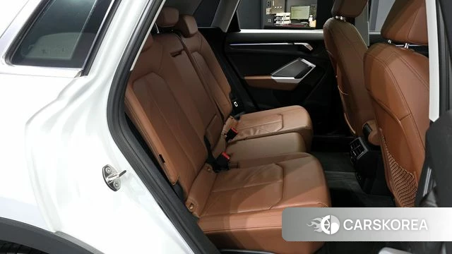 Audi Q3 (F3) 2022 Белый из Кореи, фото 3