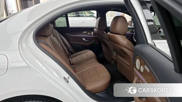 Mercedes-Benz E-Class W213 2023 Белый из Кореи, фото 3