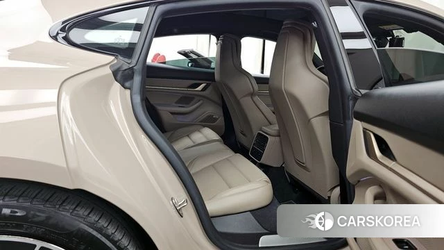 Porsche Taycan 2022 Песочный из Кореи, фото 3