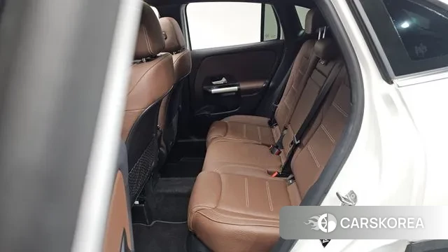 Mercedes-Benz GLA - Class H247 2023 Белый из Кореи, фото 3