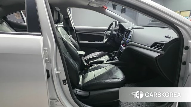 Hyundai The New Avante AD 2019 Серебристо-серый из Кореи, фото 3