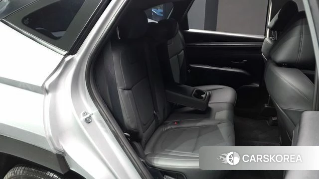 Hyundai Tucson (NX4) 2021 Серебристо-серый из Кореи, фото 3