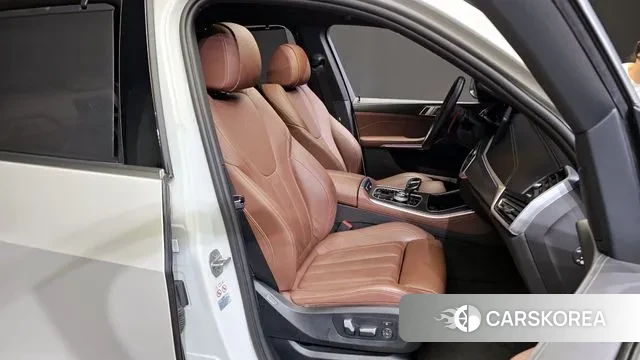 BMW X5 (G05) 2022 Белый из Кореи, фото 3