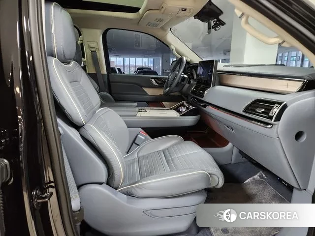 Lincoln Navigator 4th generation 2023 Черный из Кореи, фото 3