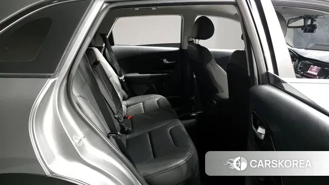 Kia Niro 2018 Серебристо-серый из Кореи, фото 3