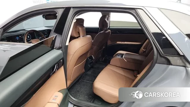 Hyundai Grandeur Hybrid (GN7) 2023 Серебристо-серый из Кореи, фото 3