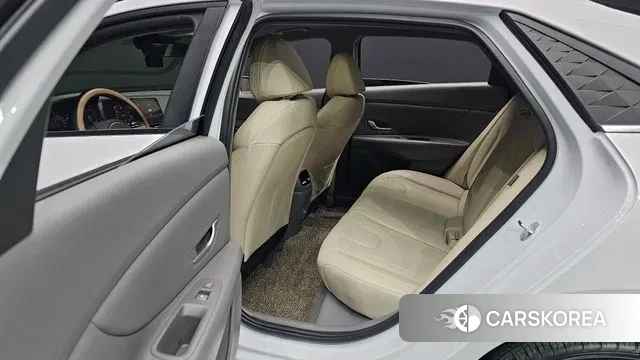 Hyundai The New Avante (CN7) 2023 Белый из Кореи, фото 3