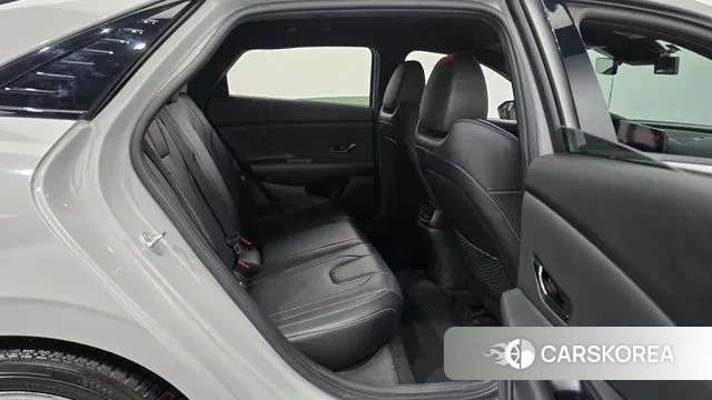 Hyundai Avante (CN7) 2022 Серебристо-серый из Кореи, фото 3