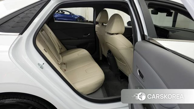 Hyundai The New Avante (CN7) 2023 Белый из Кореи, фото 3