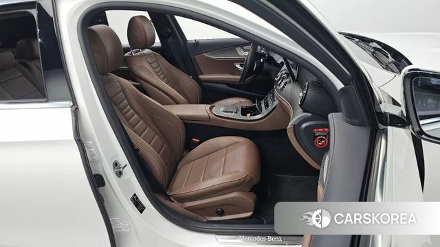 Mercedes-Benz E-Class W213 2022 Белый из Кореи, фото 3