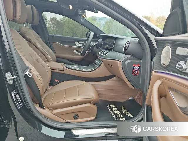Mercedes-Benz E-class 2022 Черный из Китая, фото 3