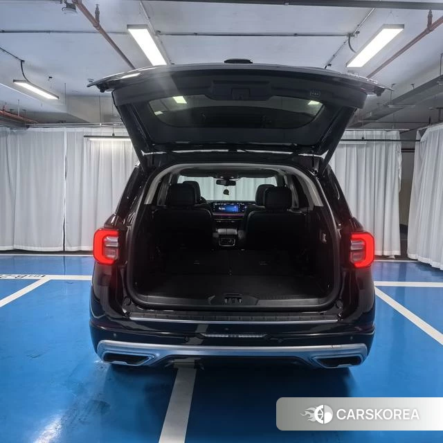Ford Explorer 2023 Черный из Китая, фото 3