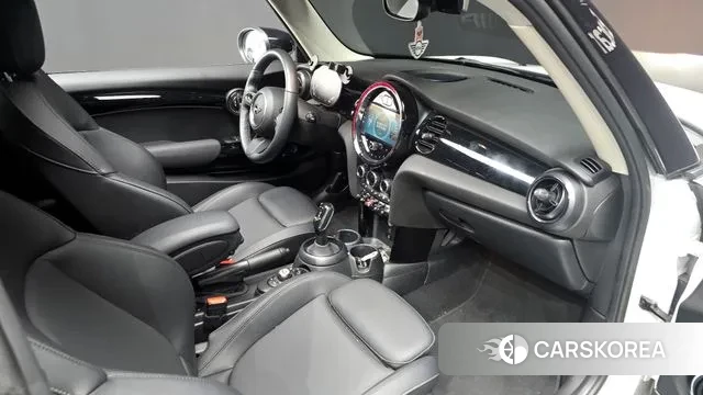 Mini Cooper 2023 Белый из Кореи, фото 3