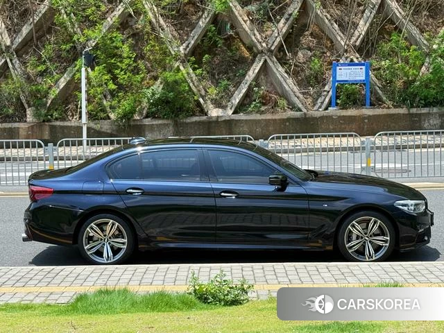 BMW 5 series 2018 Черный из Китая, фото 3