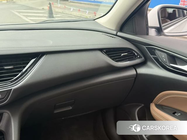 Buick Regal 2023 Белый из Китая, фото 3