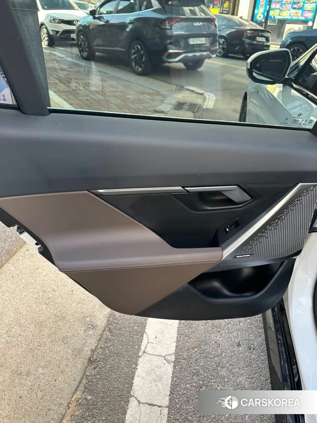 BMW 5 Series (G60) 2025 Белый из Кореи, фото 3