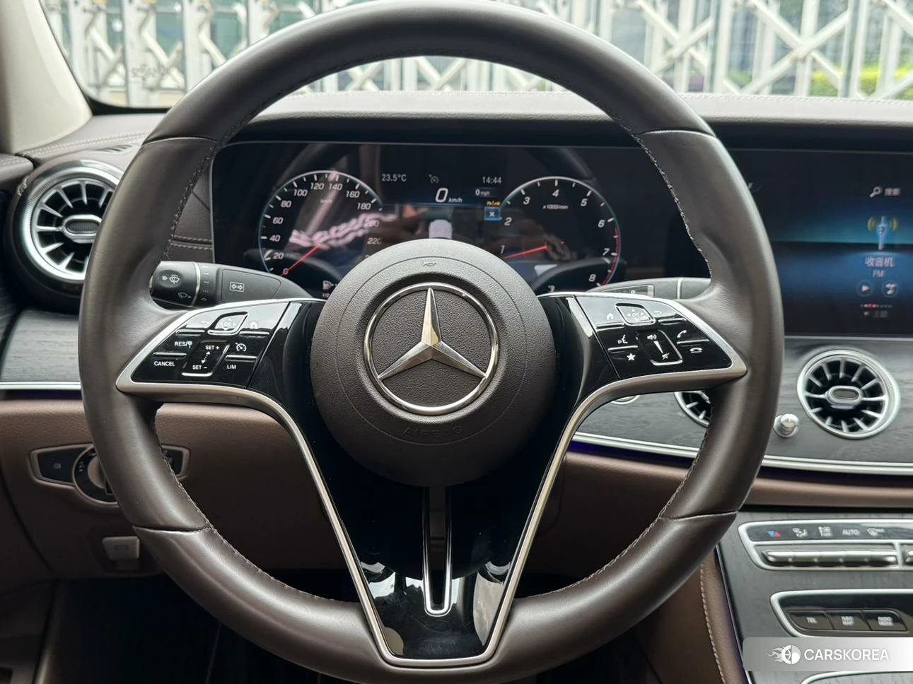 Mercedes-Benz E-class 2023 Черный из Китая, фото 3