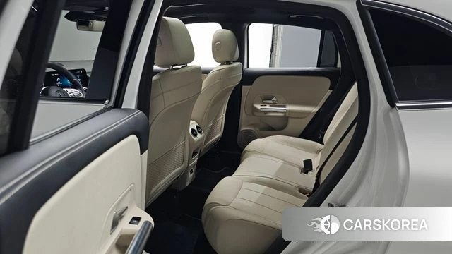 Mercedes-Benz GLA - Class H247 2021 Белый из Кореи, фото 3