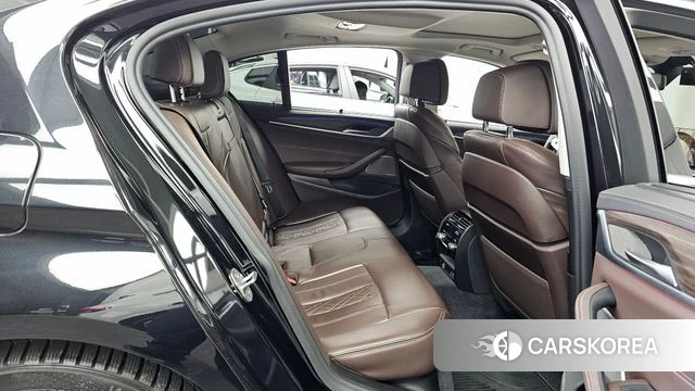 BMW 5 Series (G30) 2021 Черный из Кореи, фото 3