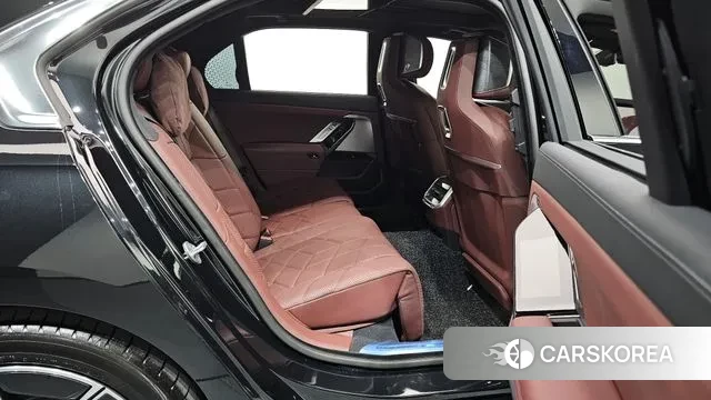 BMW 7 Series (G70) id 3142193 из Кореи 3