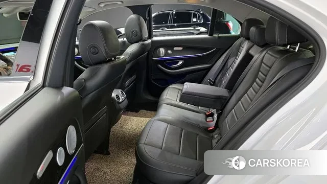 Mercedes-Benz E-Class W213 2018 Белый из Кореи, фото 3