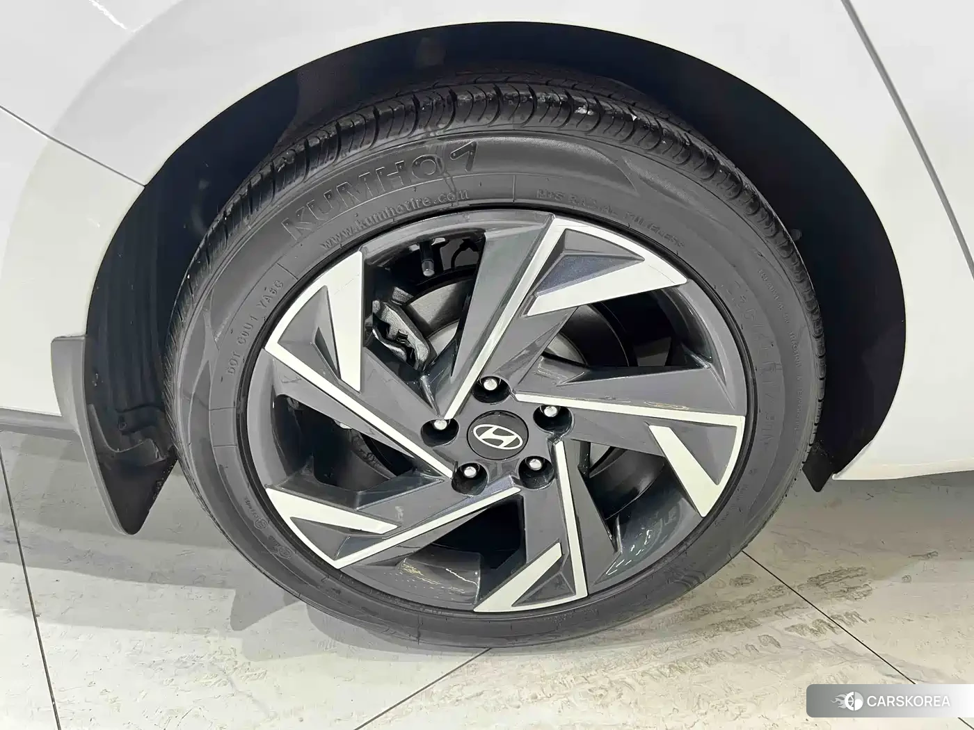Hyundai Elantra 2024 Белый из Китая, фото 3