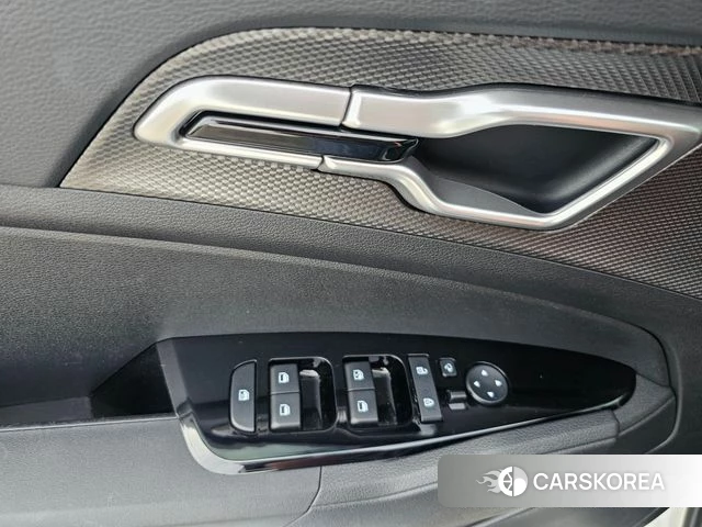 Kia Sportage 5th Generation Hybrid 2023 Белый из Кореи, фото 3