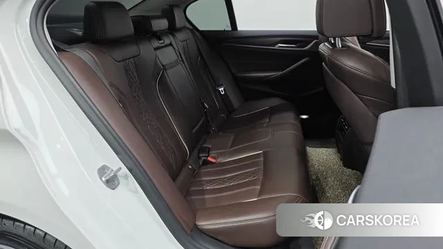 BMW 5 Series (G30) 2018 Белый из Кореи, фото 3