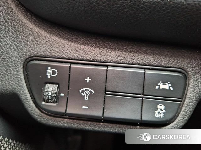 Kia Seltos 2022 Белый из Кореи, фото 3